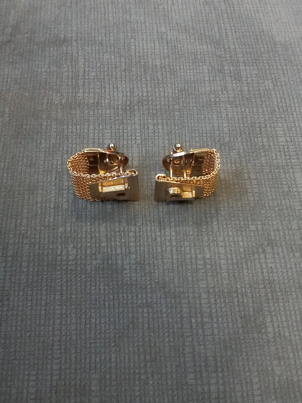 N/A elegant gold
